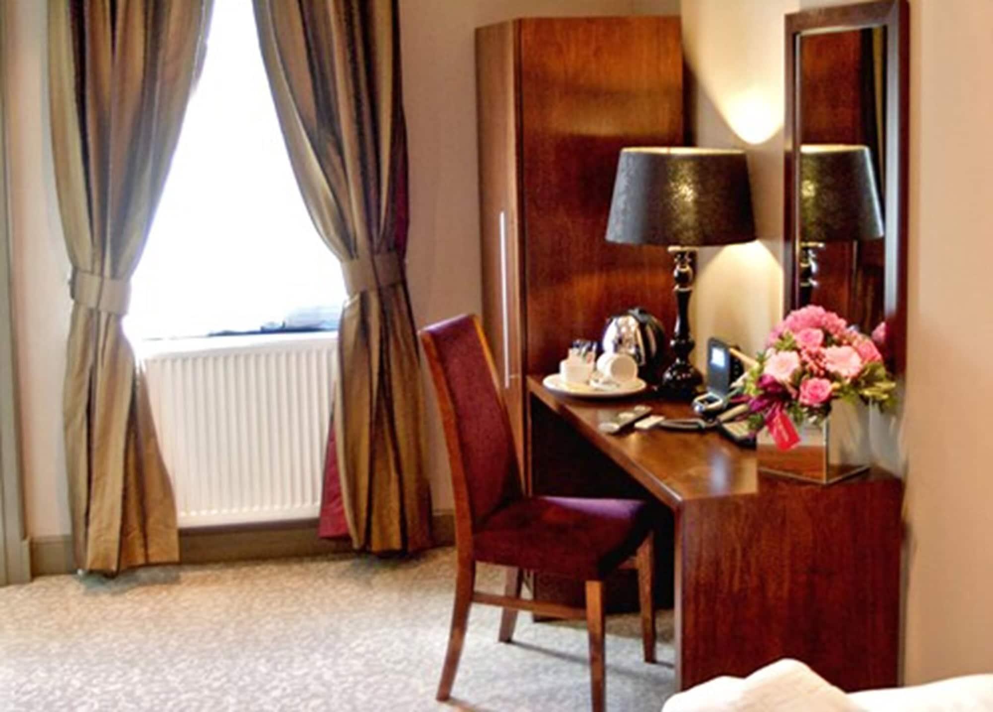 Lynnhurst Hotel จอห์นสโตน ภายนอก รูปภาพ