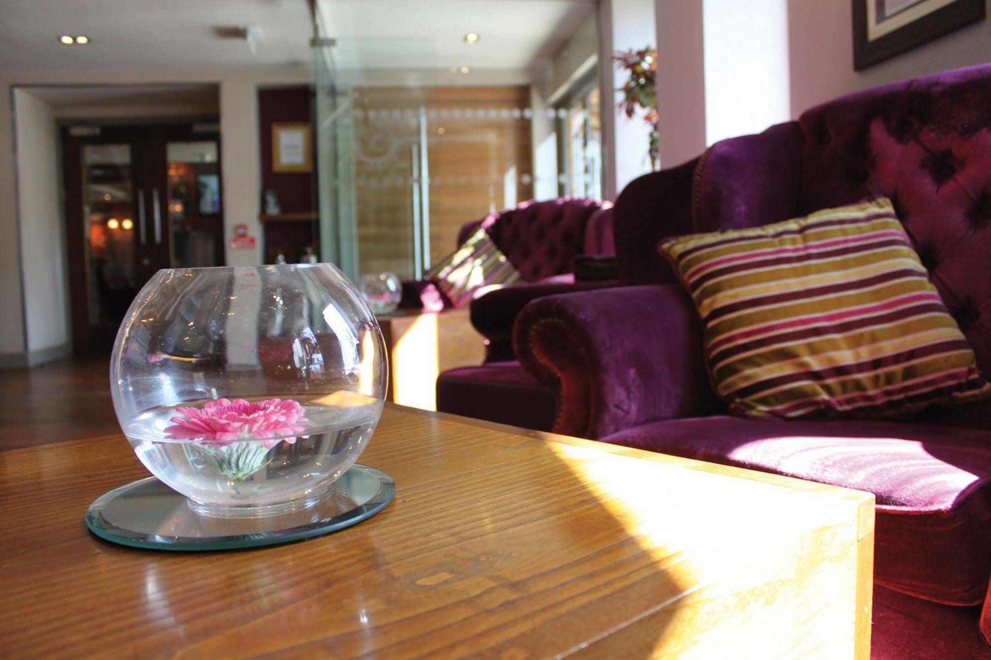 Lynnhurst Hotel จอห์นสโตน ภายนอก รูปภาพ